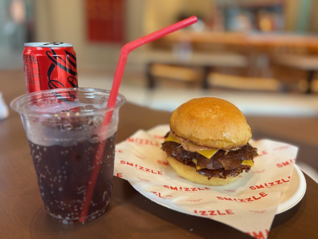 ハンバーガーとコーラ